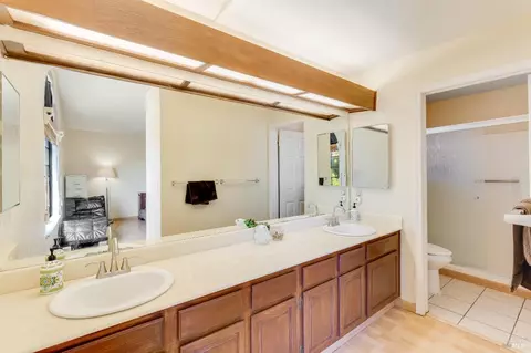 Bath - 301 Sea Mist Dr, Vallejo, CA 94591 photo 1 of 3