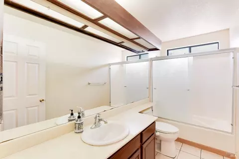 Bath - 301 Sea Mist Dr, Vallejo, CA 94591 photo 3 of 3