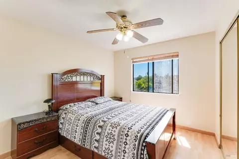 Bedroom - 301 Sea Mist Dr, Vallejo, CA 94591 photo 2 of 4