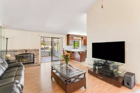 Living - 301 Sea Mist Dr, Vallejo, CA 94591 photo 2 of 3