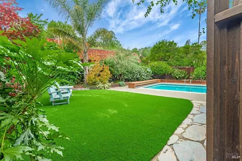 9 Willow Way, San Anselmo, CA 94960