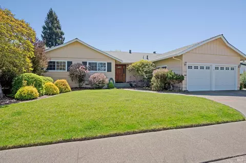 2432 Compadre Dr, Santa Rosa, CA 95405