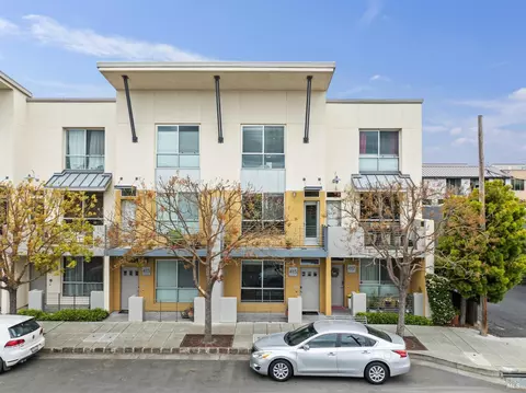 415 2nd St, Petaluma, CA 94952