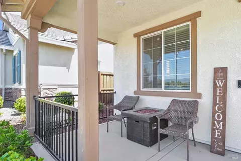Exterior - 719 Blake Rd, Vacaville, CA 95687 photo 8 of 8