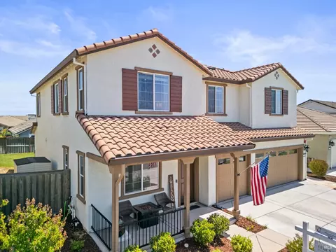 Exterior - 719 Blake Rd, Vacaville, CA 95687 photo 7 of 8