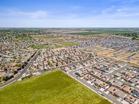 View/Area - 719 Blake Rd, Vacaville, CA 95687 photo 3 of 5