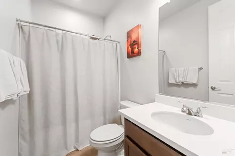 Bath - 719 Blake Rd, Vacaville, CA 95687 photo 1 of 7