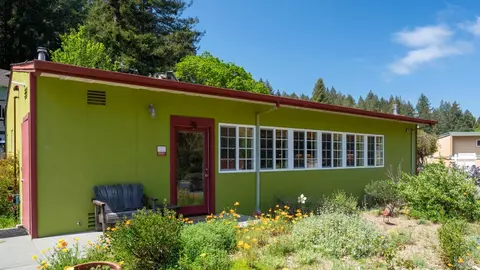 3880 Doris Murphy Ct, Occidental, CA 95465