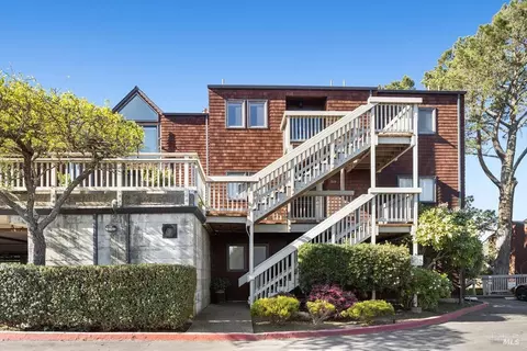 397 Headlands Ct, Sausalito, CA 94965 photo 2