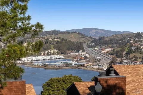 397 Headlands Ct, Sausalito, CA 94965 photo 3