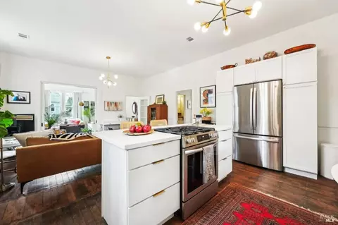 135 9th St, Santa Rosa, CA 95401