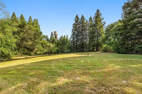2235 Laguna Rd, Santa Rosa, CA 95401
