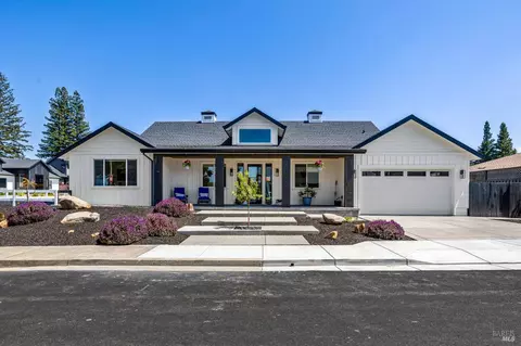 3750 Sawgrass Pl, Santa Rosa, CA 95403