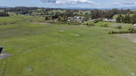 View/Area - 3785 Roblar Rd, Petaluma, CA 94952 photo 6 of 10