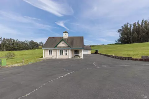 Exterior - 3785 Roblar Rd, Petaluma, CA 94952 photo 6 of 13