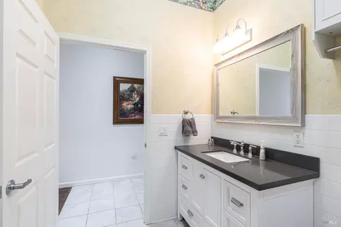 Bath - 3785 Roblar Rd, Petaluma, CA 94952 photo 1 of 2