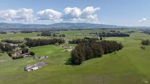 View/Area - 3785 Roblar Rd, Petaluma, CA 94952 photo 2 of 10