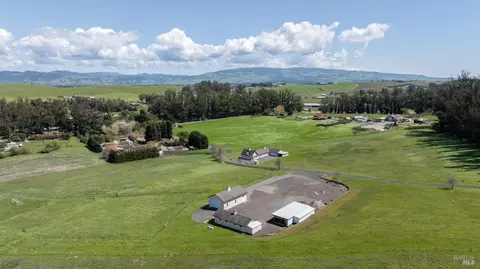 View/Area - 3785 Roblar Rd, Petaluma, CA 94952 photo 5 of 10