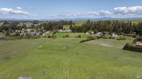 View/Area - 3785 Roblar Rd, Petaluma, CA 94952 photo 7 of 10