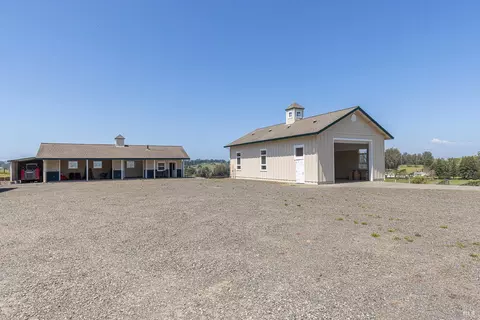 Exterior - 3785 Roblar Rd, Petaluma, CA 94952 photo 11 of 13