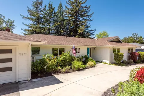 5235 Carriage Ln, Santa Rosa, CA 95403