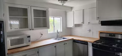 700 E Gobbi St #9, Ukiah, CA 95482 photo 3