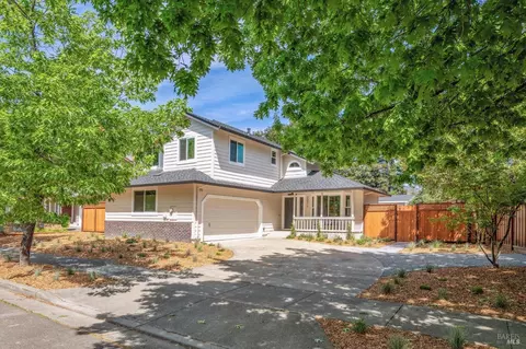 2371 Red Oak Dr, Santa Rosa, CA 95403