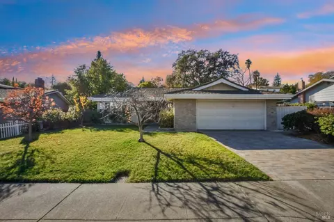 812 Linwood St, Vacaville, CA 95688