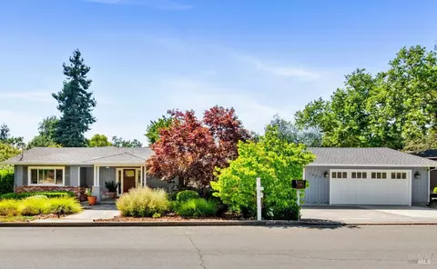 1057 La Grande Ave, Napa, CA 94558