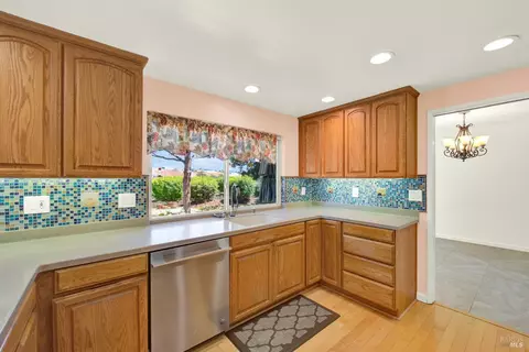 Kitchen - 1163 Granada St, Vallejo, CA 94591 photo 6 of 13