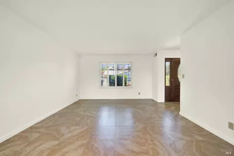Living - 1163 Granada St, Vallejo, CA 94591 photo 3 of 12