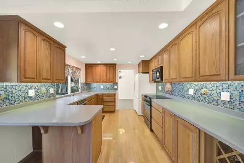 Kitchen - 1163 Granada St, Vallejo, CA 94591 photo 10 of 13