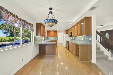 Kitchen - 1163 Granada St, Vallejo, CA 94591 photo 12 of 13