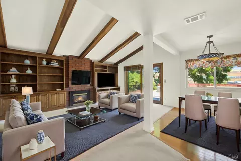Living - 1163 Granada St, Vallejo, CA 94591 photo 4 of 12