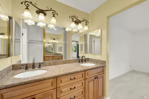 Bath - 1163 Granada St, Vallejo, CA 94591 photo 9 of 9