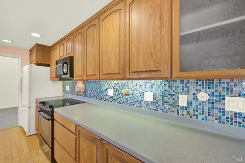 Kitchen - 1163 Granada St, Vallejo, CA 94591 photo 9 of 13