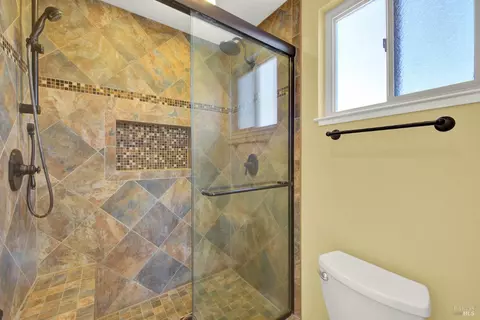 Bath - 1163 Granada St, Vallejo, CA 94591 photo 8 of 9