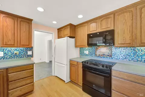Kitchen - 1163 Granada St, Vallejo, CA 94591 photo 5 of 13