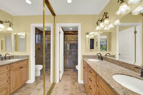 Bath - 1163 Granada St, Vallejo, CA 94591 photo 6 of 9