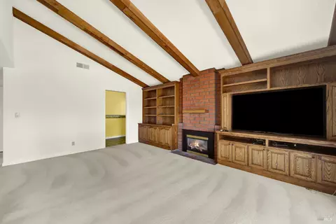 Living - 1163 Granada St, Vallejo, CA 94591 photo 6 of 12