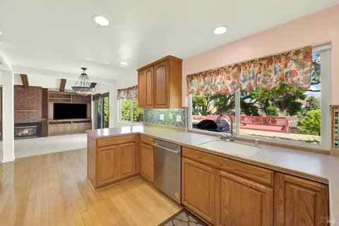 Kitchen - 1163 Granada St, Vallejo, CA 94591 photo 3 of 13