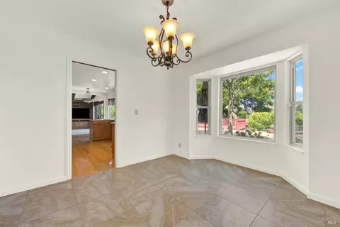 Dining - 1163 Granada St, Vallejo, CA 94591 photo 2 of 3