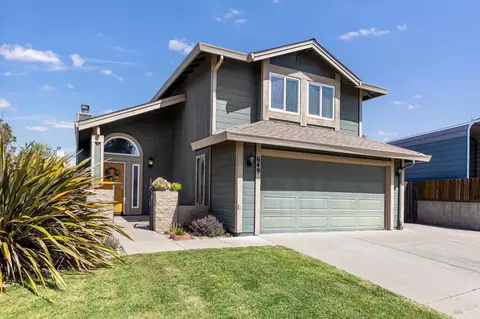 649 Osprey Ct, Vacaville, CA 95687