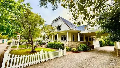 786 Broadway, Sonoma, CA 95476