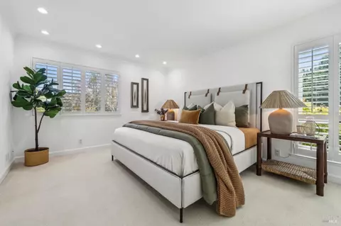 Bedroom - 64 Eucalyptus Knoll St, Mill Valley, CA 94941 photo 3 of 5