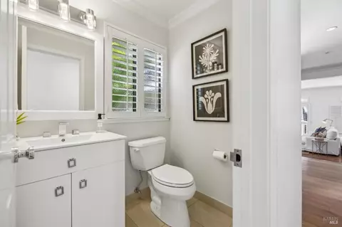 Bath - 64 Eucalyptus Knoll St, Mill Valley, CA 94941 photo 1 of 6