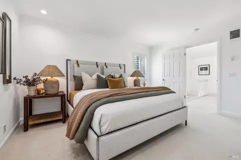 Bedroom - 64 Eucalyptus Knoll St, Mill Valley, CA 94941 photo 5 of 5