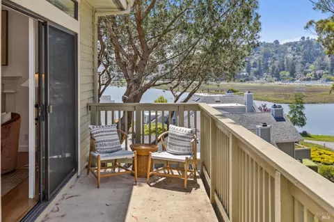 Exterior - 64 Eucalyptus Knoll St, Mill Valley, CA 94941 photo 4 of 7
