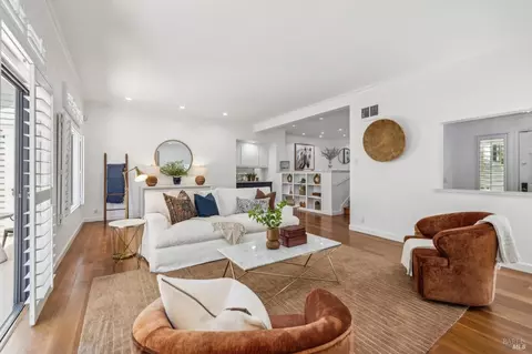 Living - 64 Eucalyptus Knoll St, Mill Valley, CA 94941 photo 3 of 5