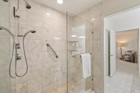 Bath - 64 Eucalyptus Knoll St, Mill Valley, CA 94941 photo 4 of 6